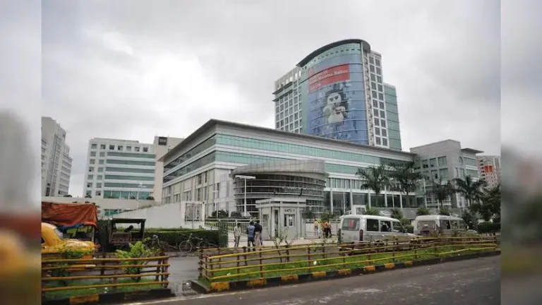 Dlf-sells-all-795-flats-for-rs-5.6k-cr-in-gurugram-within-3-days-of-launch (1)